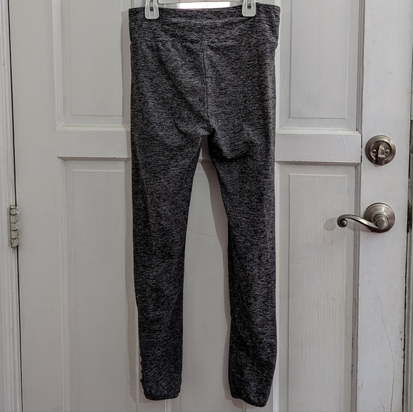 No Boundaries Gray Variegated Yoga Pants - Picture 2 of 5